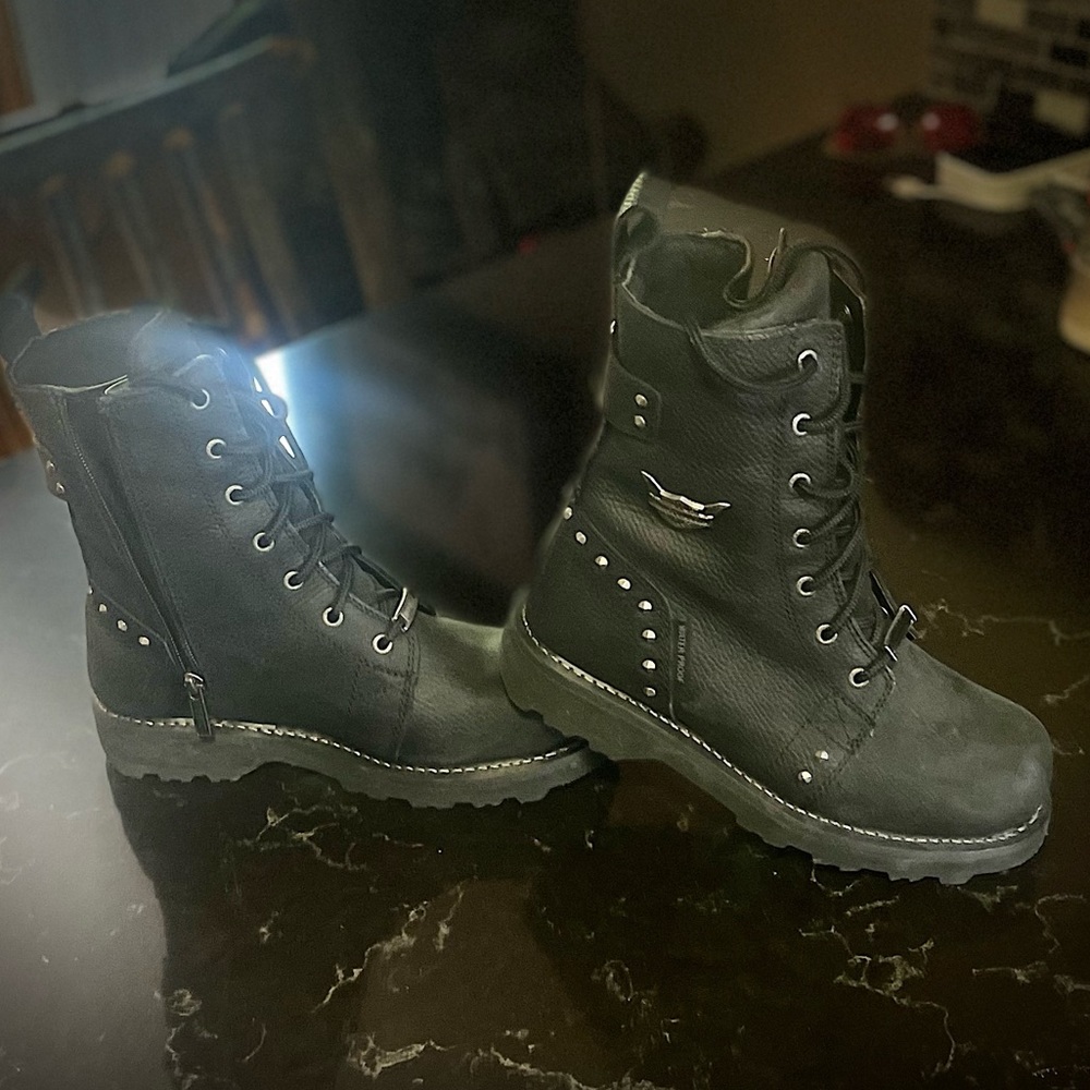 Women’s Harley Davidson waterproof riding boots ! New!